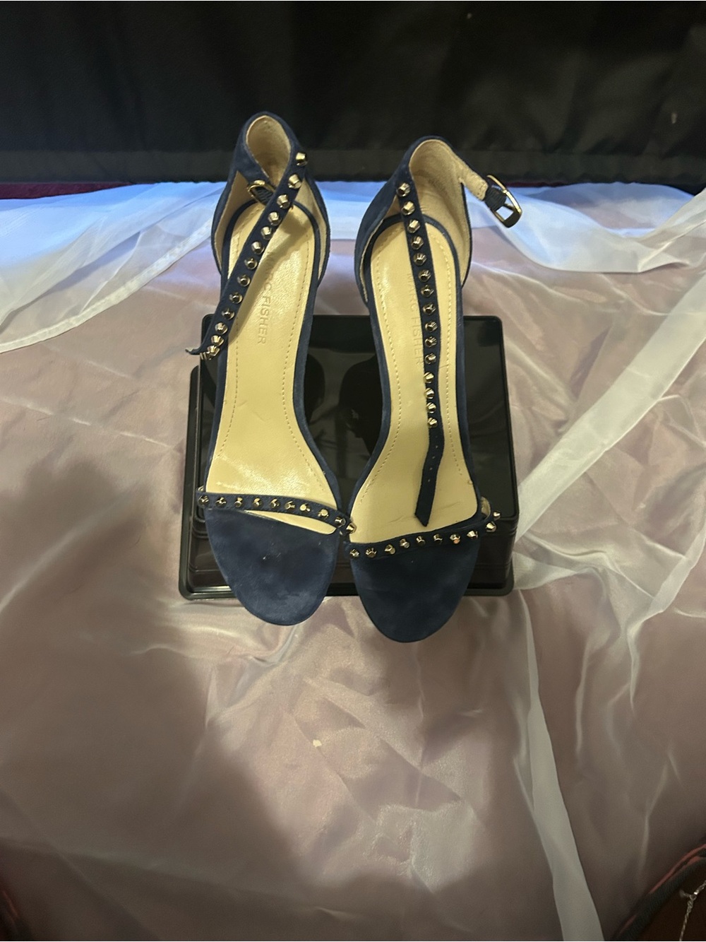 Marc fisher navy blue suede heels size 8m